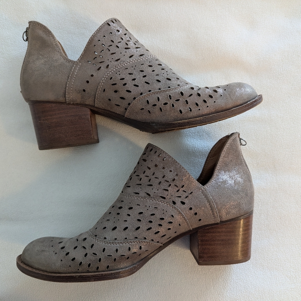 Sofft Shimmery Gray-Taupe Perforated Ankle Boots